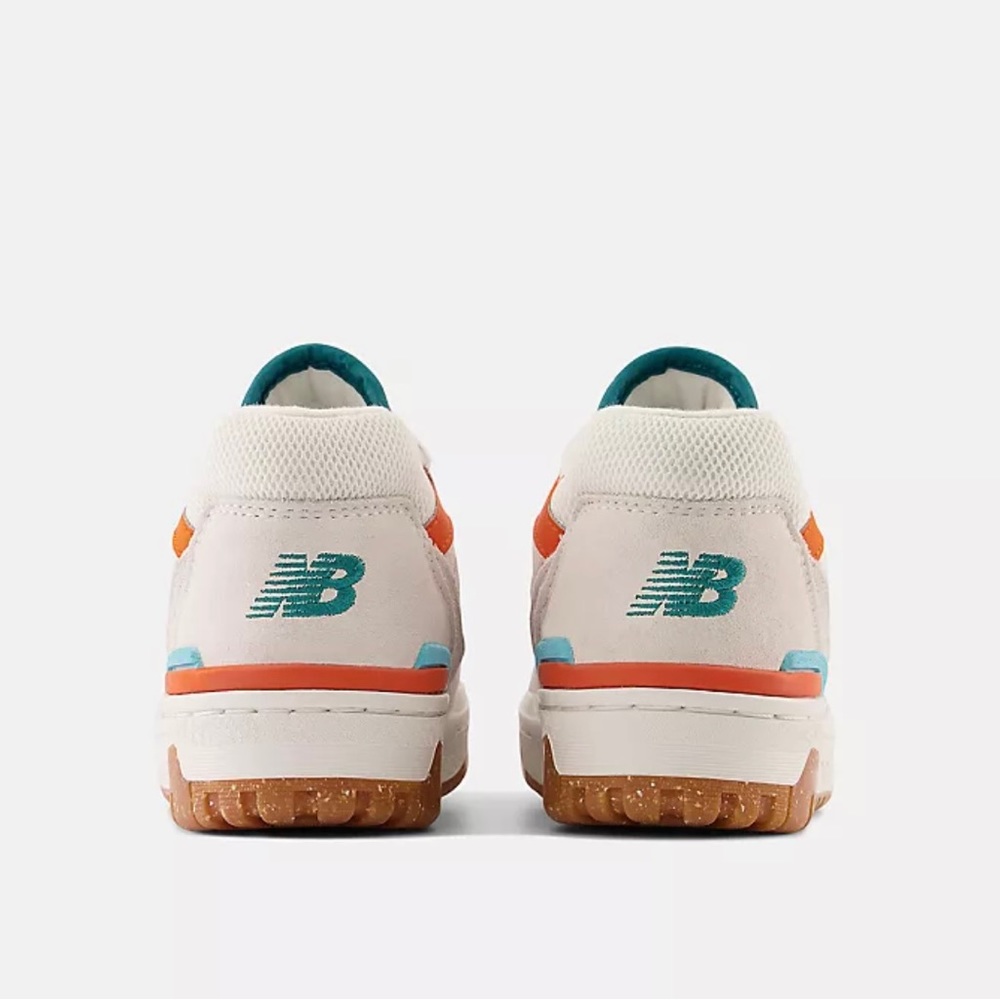 NWT New Balance 550 Sneakers Sea Salt Verdigris and Poppy Women’s Various Sizes - Picture 6 of 16
